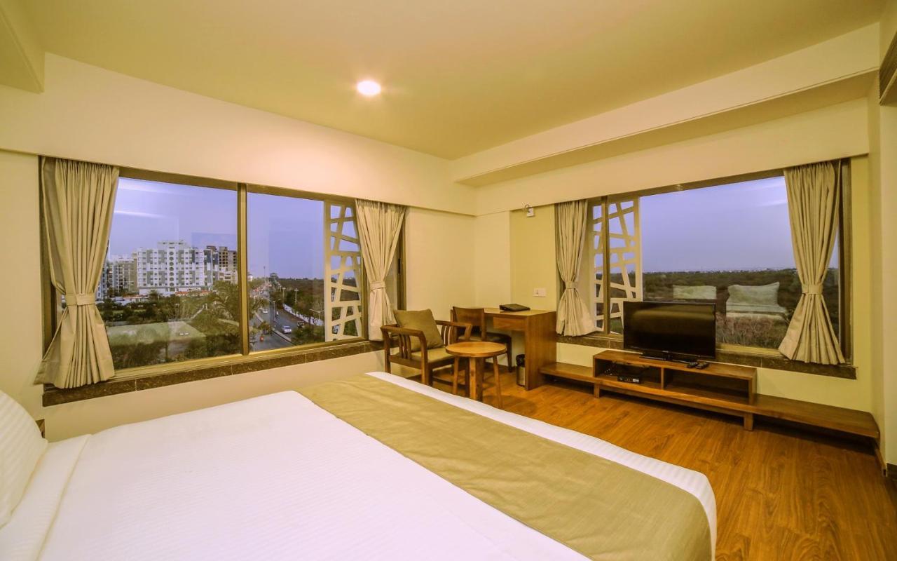 Hotel The Basil Park Bhavnagar Exterior foto