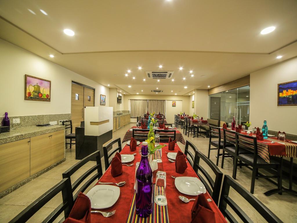 Hotel The Basil Park Bhavnagar Exterior foto