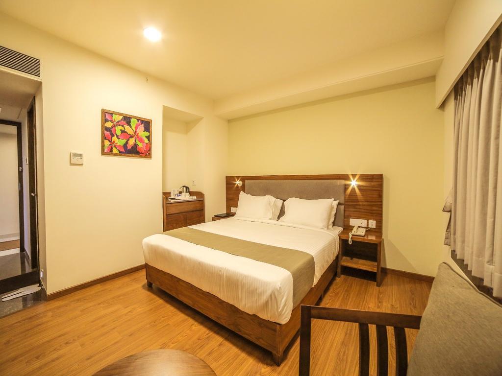 Hotel The Basil Park Bhavnagar Habitación foto